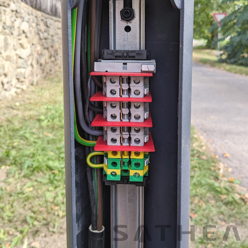 Stožárová elektrovýzbroj - Průřez vodiče (mm²): do 10 mm², Typ zapojení: Průchozí