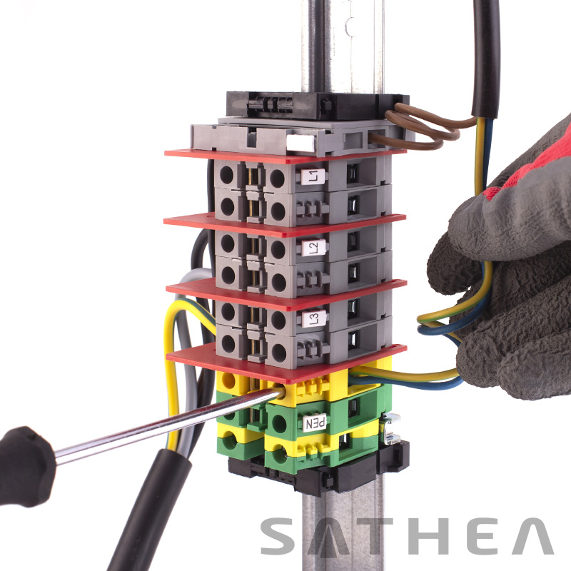 Stožárová elektrovýzbroj - Průřez vodiče (mm²): do 10 mm², Typ zapojení: Průchozí