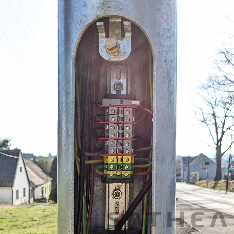 Stožárová elektrovýzbroj - Průřez vodiče (mm²): do 10 mm², Typ zapojení: Průchozí